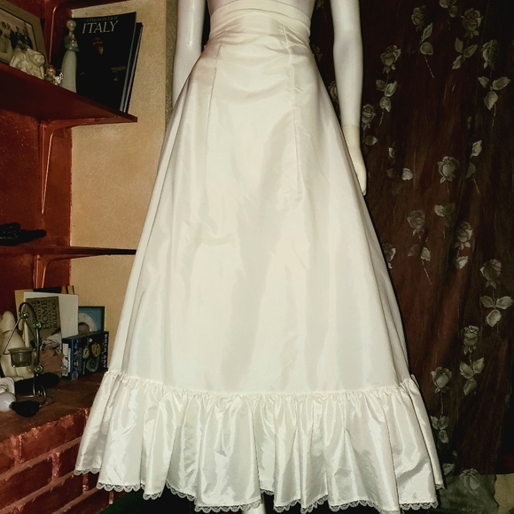 ๐คEUC A Very Nice Petticoat Worn Once Size 4 by Merry Modes ๐ค - Picture 3 of 17